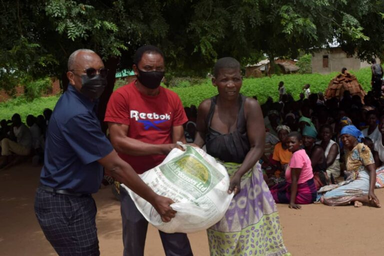 Press Cane aids Chikwawa flood victims with food items